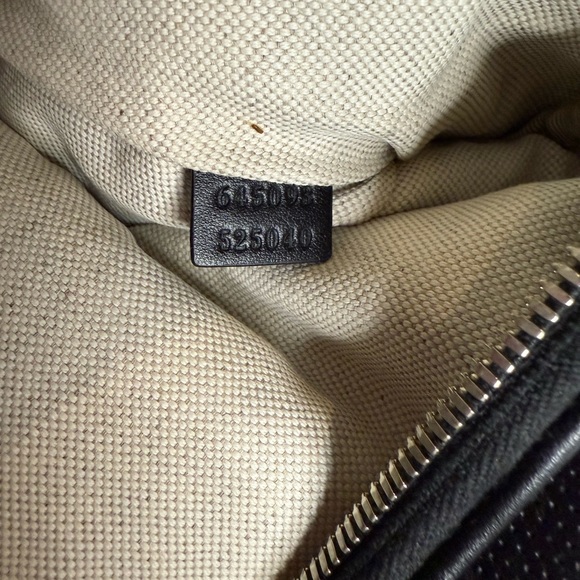 GUCCI Jumbo GG Embossed Black Leather Belt Bag - Picture 5 of 13